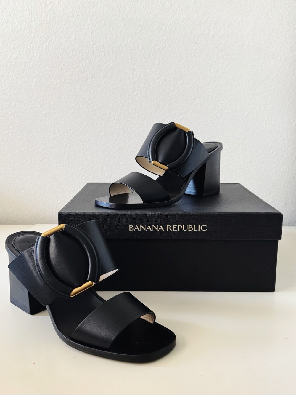 Banana Republic RAVELLO LEATHER MID-HEEL SANDAL - 8.5 - NIB